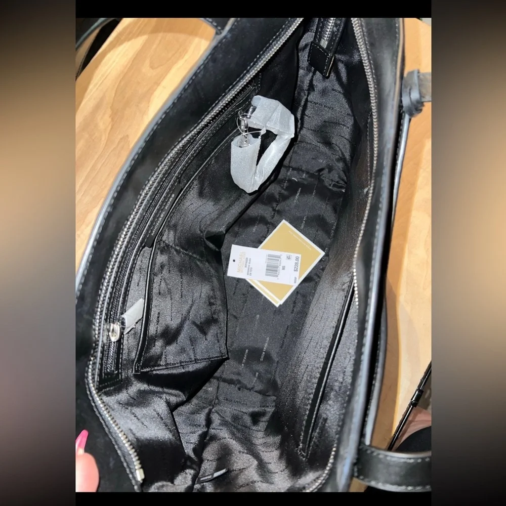 Michael Kors Voyager Tote - Picture 7 of 9